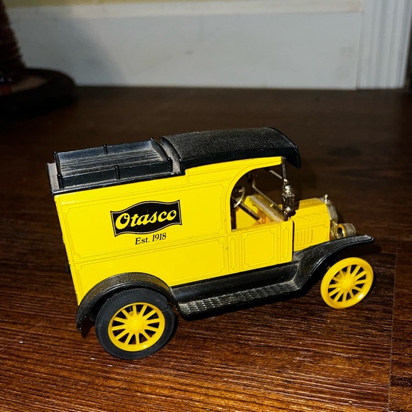 Otasco Replica 1918 Coin Bank Ford Model Truck Vintage Collectable - Picture 9 of 13